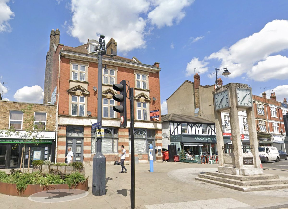 SAVE HANWELL TOWN CENTRE - stop the old bank being turned into a #arcade #casino we do not need more #ASB in this area #Hanwellbroadway #savehanwelltowncentre <a href="/elthornepr/">Cllr Yoel Gordon</a> <a href="/PKnewstub/">Cllr Polly Knewstub</a> <a href="/monhamidi/">Cllr Monica Hamidi</a>  OBJECT to the planning application here - rb.gy/133b4i