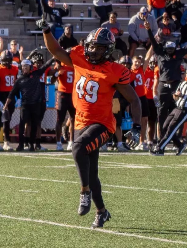 CoachBVOdom's tweet image. Offers already going out today!! Not too late to come and EARN yours!
Get signed up and ball out!
ecufootballcamp.com/register.cfm
#BeTheStandard #TheHardWay