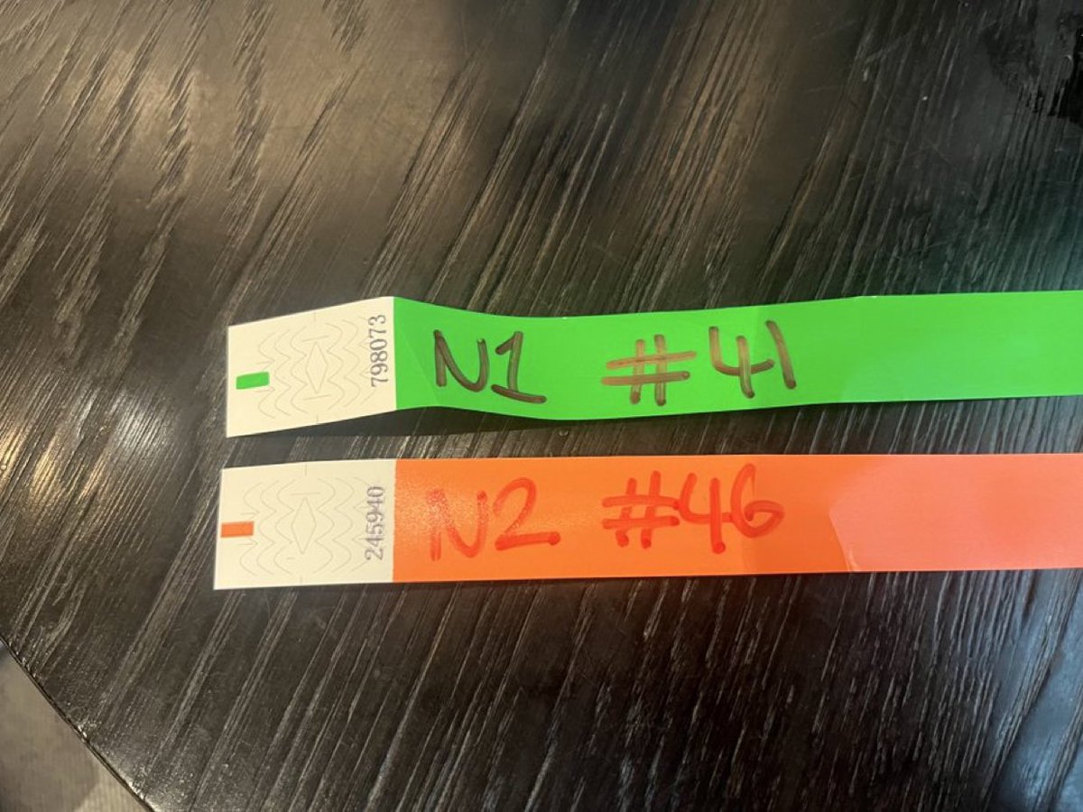 ultrasoundlorde's tweet image. im still in la and my friend from dublin got me barricade wristbands for billie n1 and n2 🥺 i love this community sm❤️