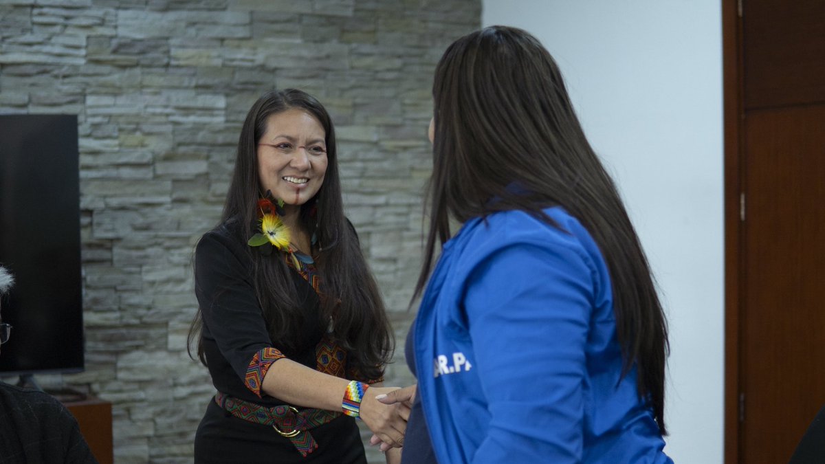 La ministra de Ambiente, <a href="/LenAmazonas/">Lena Estrada Añokazi</a>, se reunió con líderes de la Asociación Nacional de Recicladores para avanzar en una agenda común sobre la gestión de residuos en Colombia.
♻️🤝