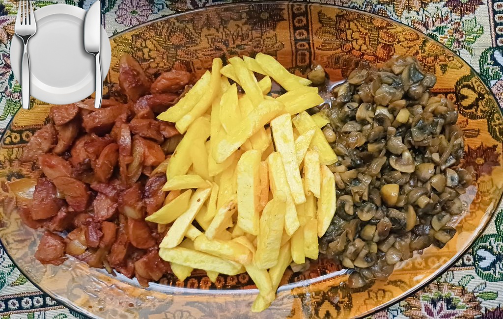 afsane0386's tweet image. Hi all 🙌
How often do I overeat!!🤦‍♀️

This dish serves 3 people but 2 of us ate 🤭🤫
Ingredients : 👩‍🍳
Potatoes 🍟
Sausage 🌭
Onions 🧅
Mushrooms 🍄‍🟫
Coca 🥃
the food is ready 😋🤤
In memory of the @Arichain_ community
dear @Ari_Michelle9 🫶

#Arichain #multivm #Web3…