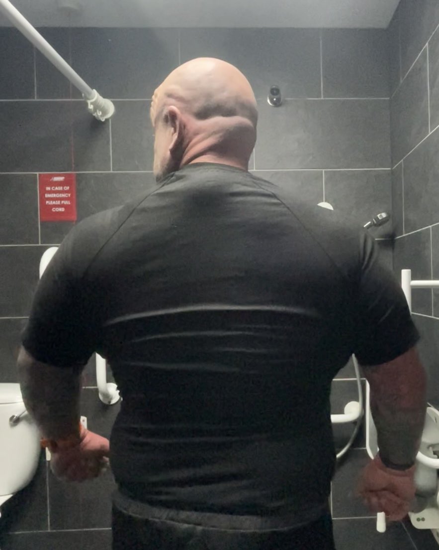 Found my best angle.
Getting wider 😂
Wasn’t even back day!