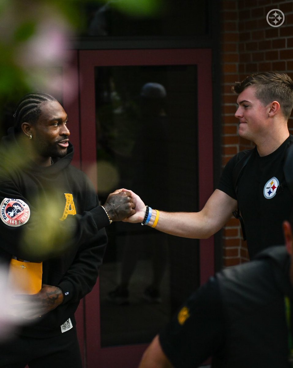 TheStandard412's tweet image. Howard ➡️ Metcalf is gonna be electric!
😤😤😤🔥🔥🔥🔥
#NFL #Steelers