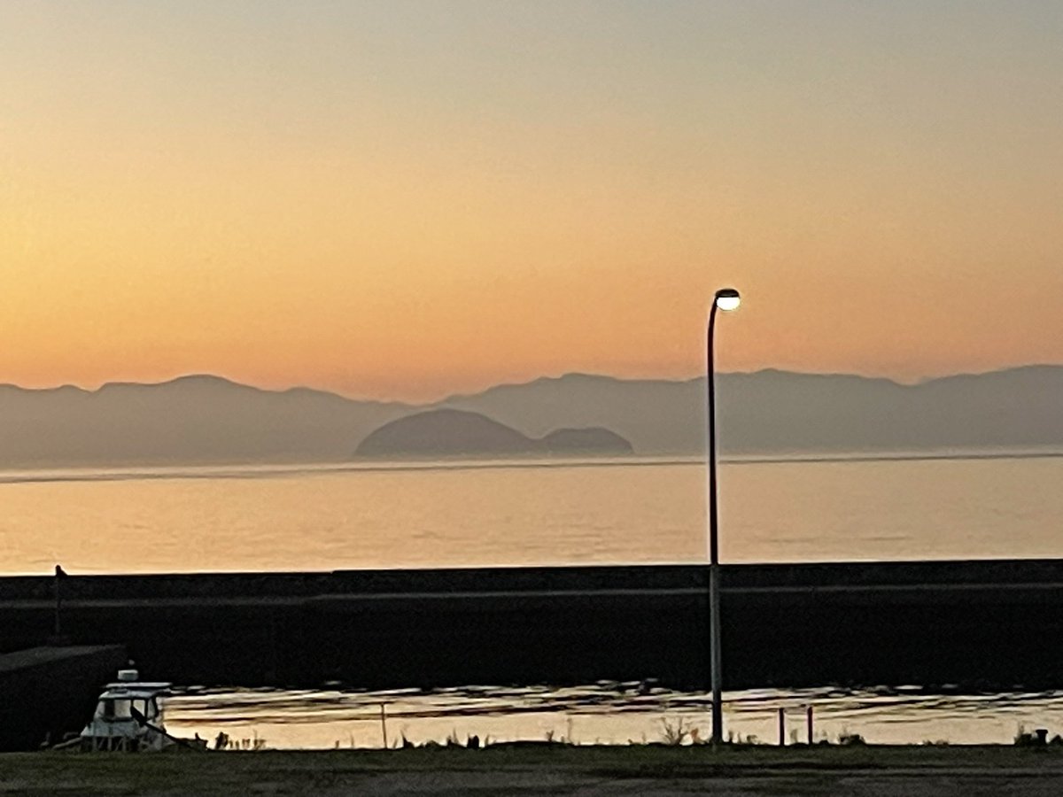 YujiMitani2's tweet image. おはようございます👋😊🍀✨🥤 本日も宜しくお願いします。🙇♂️ 早く起き過ぎて二度寝したいのですが、なかなか寝れない木曜日💤 熱中症にご注意されてください☀️🍉