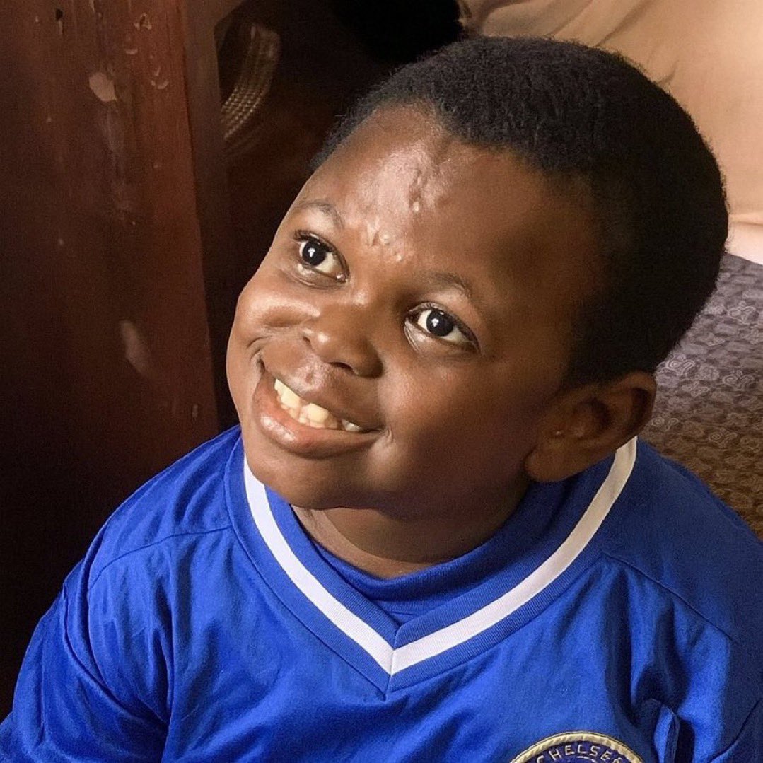 How Chelsea agree personal terms with players these days:

“Do you want the gold badge on your shirt or not?”