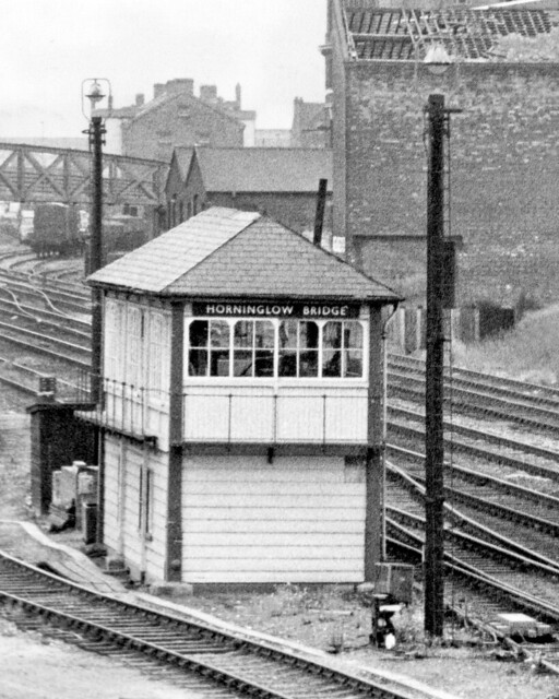 adipullenLNER's tweet image. Horninglow Bridge signal box between (left to right) the down sidings and Down Goods line south of Horninglow Bridge (bridge number 30) in Burton-on-Trent
Guild Street No1
The signal box carried a British Railways London Midland region maroon enamel nameplate
📸unknown