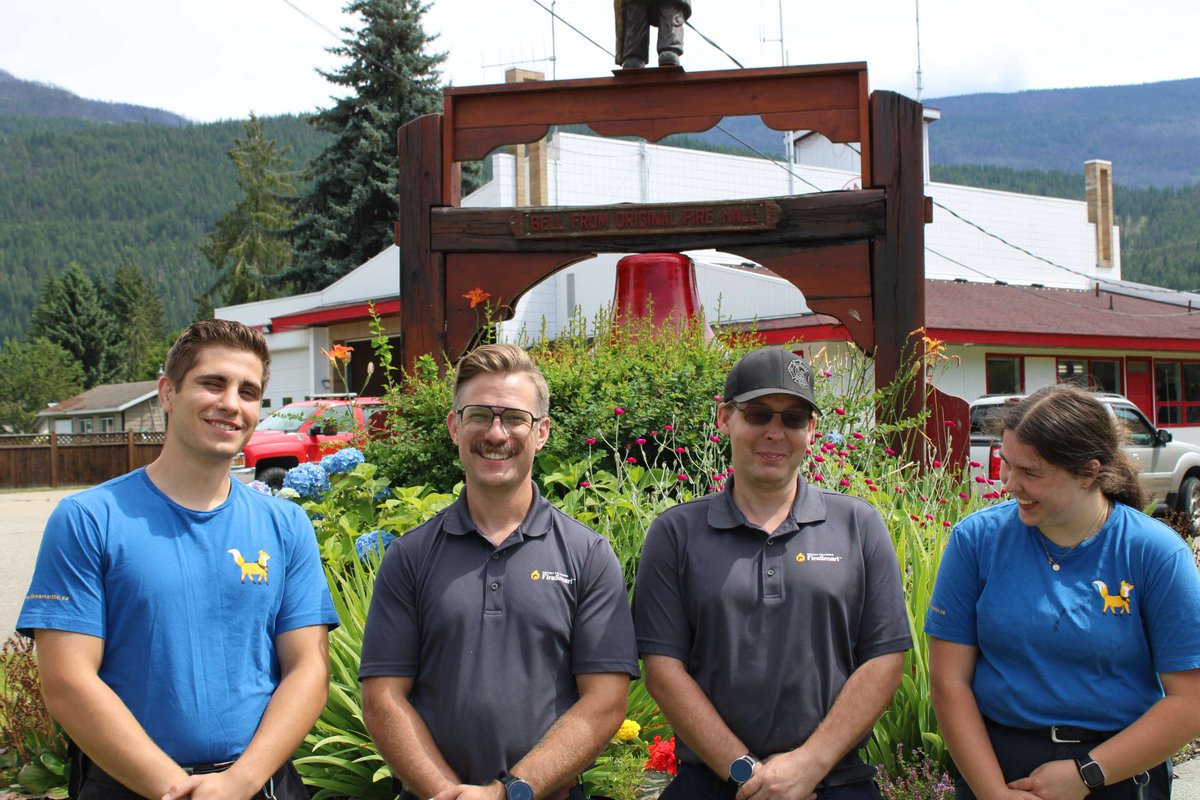 The FireSmart Crew has been conducting fire assessments and attending pop-up booths in the community to share information and make our community FireSmart!

All residents are eligible for a free FireSmart Assessment. 

learn more here: ow.ly/aTKR50WtI6s