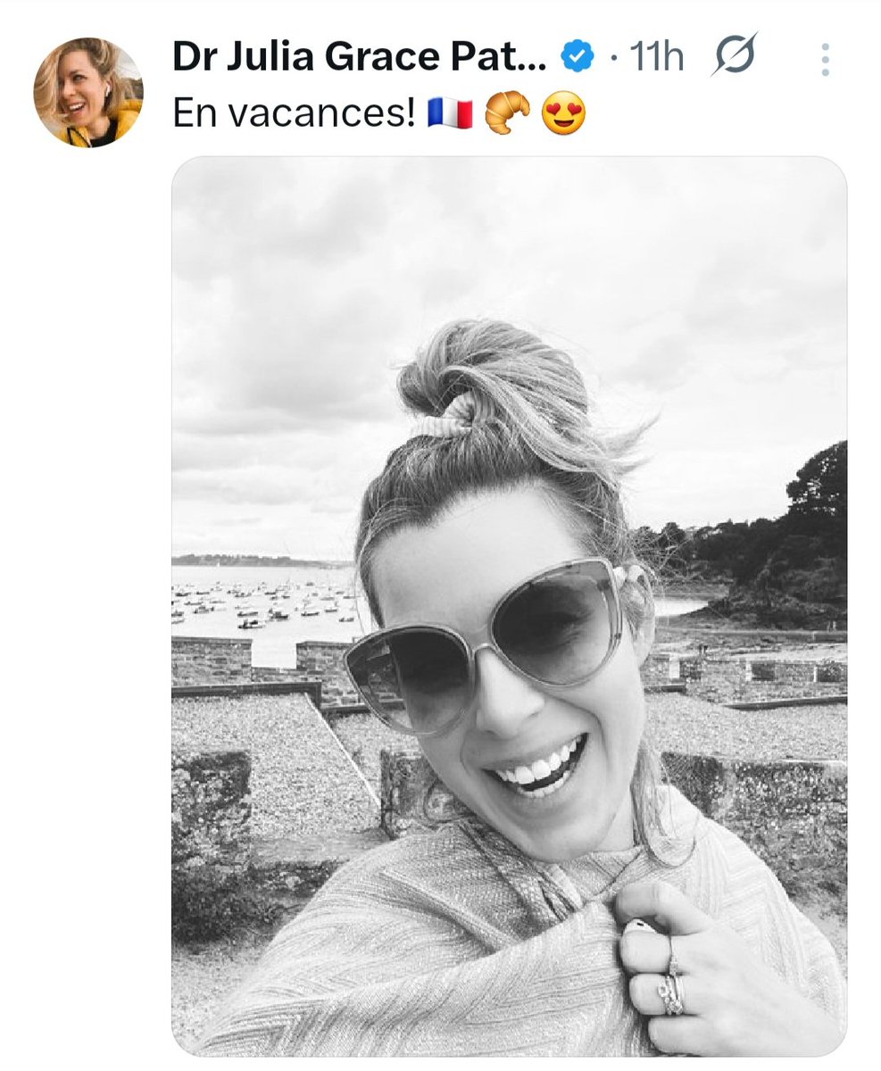 PhilMyers53's tweet image. Well, there you go, you @jujuliagrace followers
She's on holiday, and YOU paid for it !