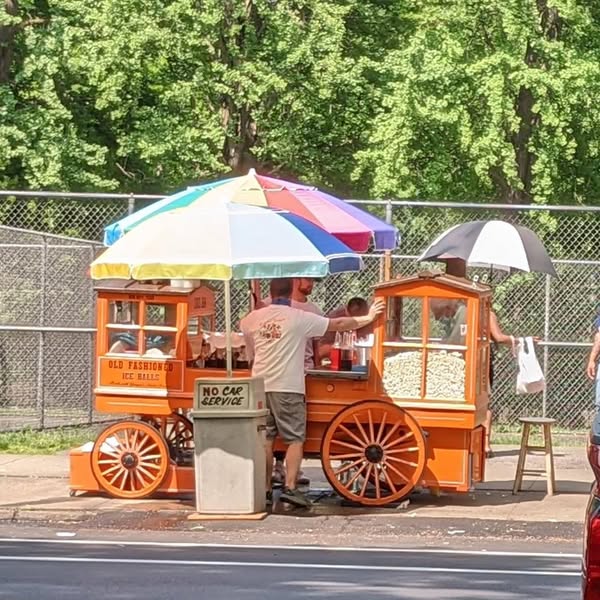 Dist1Pgh's tweet image. 📢Tomorrow, we recognize the lasting legacy of Gus & YiaYia's with an honorary street naming ceremony at the corner of West Ohio Street & Brighton Road starting at 10 am!
It's an honor to celebrate the orange cart that has lined West Ohio Street for over 90 years.