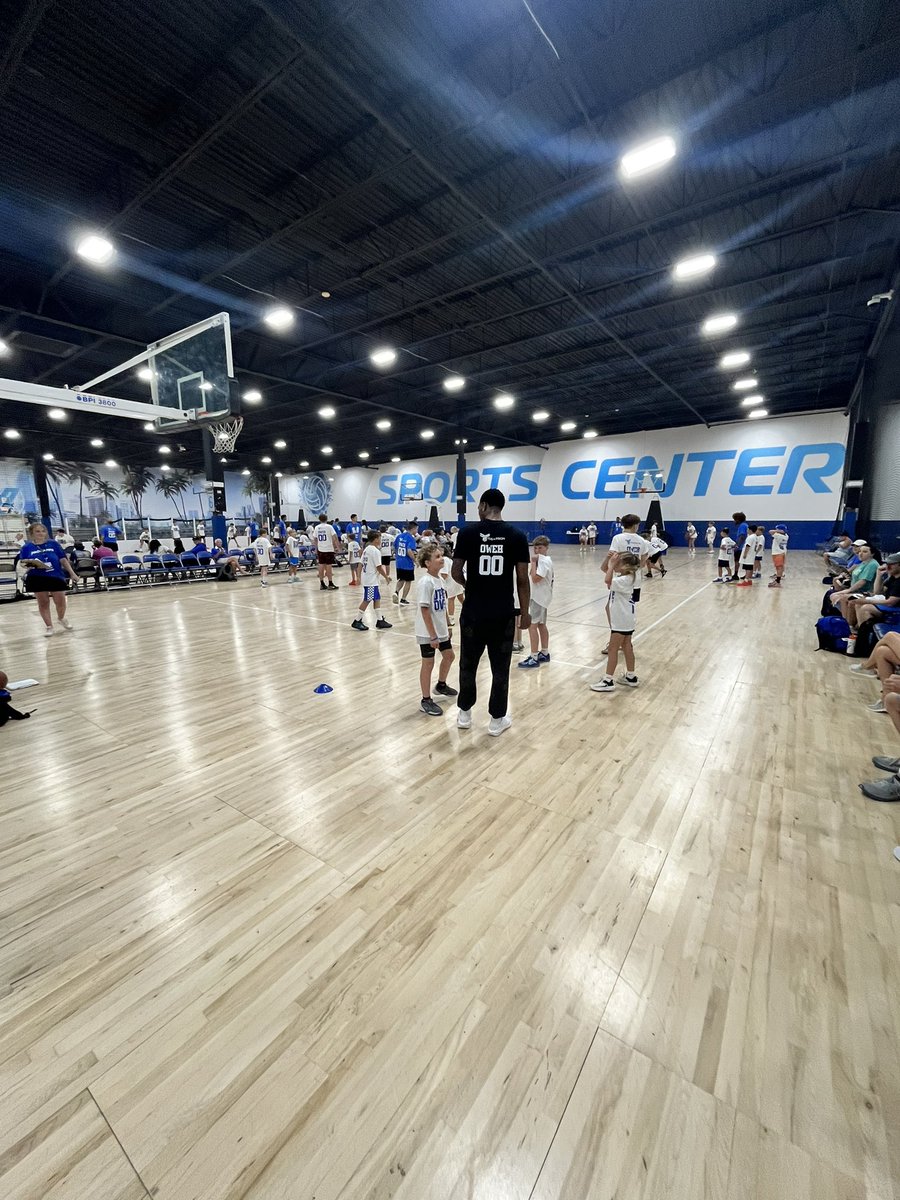 colbyywilsonn's tweet image. Otega Oweh Basketball Camp! #BBN
Lots of campers here at the Sportscenter (turning into The Alumni Center) you can hear from Oweh tonight on @FOX56News