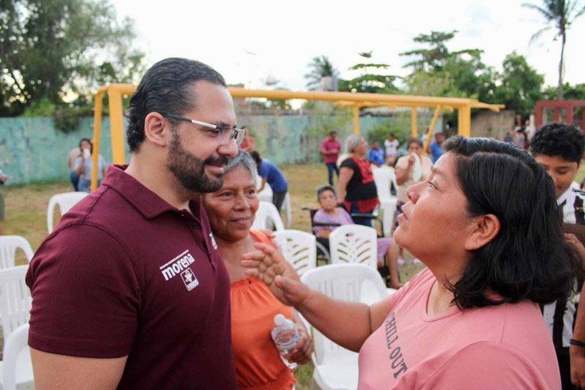 Nos reunimos con vecinos de las colonias Sector Popular, Santa Rosa, Miguel Hidalgo y Ampliación Santa Rosa para agradecer el apoyo y refrendar el compromiso que tenemos con nuestra ciudad.

Es un gran gusto verlos entusiasmados y con ganas de apoyar a Coatza.

¡Nos irá muy bien!