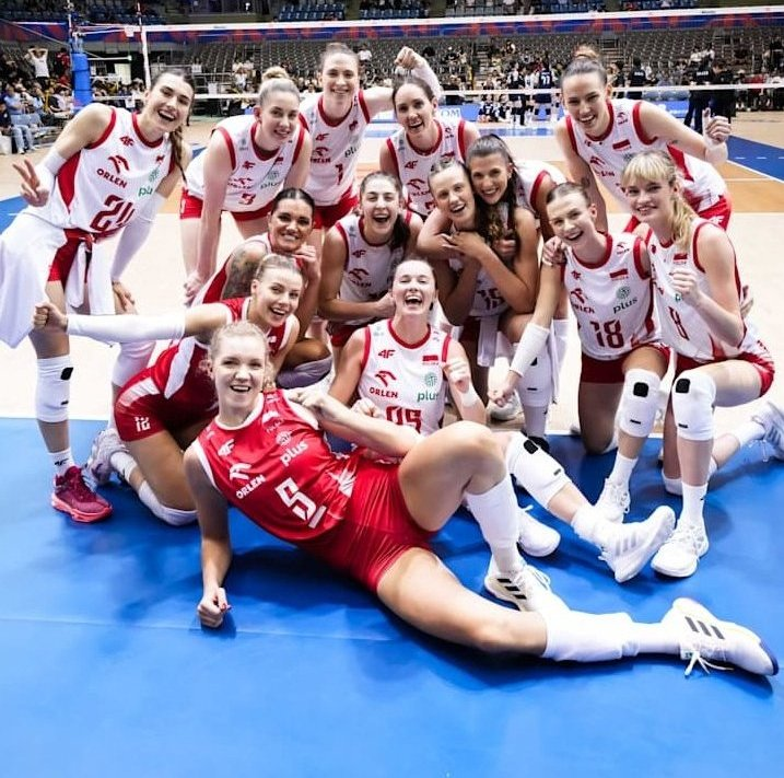 gibbybaris's tweet image. 🏆 VNL'de ilk yarı final eşleşmesi belli oldu
🇵🇱 POLONYA ⚔️ İTALYA 🇮🇹
⚡️ 26 Temmuz