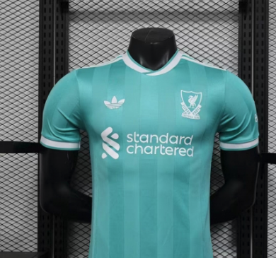 JimmyCully's tweet image. 🚨 Is THIS the REAL shade of Green for the third kit?! 🟢⚪️
If it is, do you prefer this or the darker version that has been floating around for months?