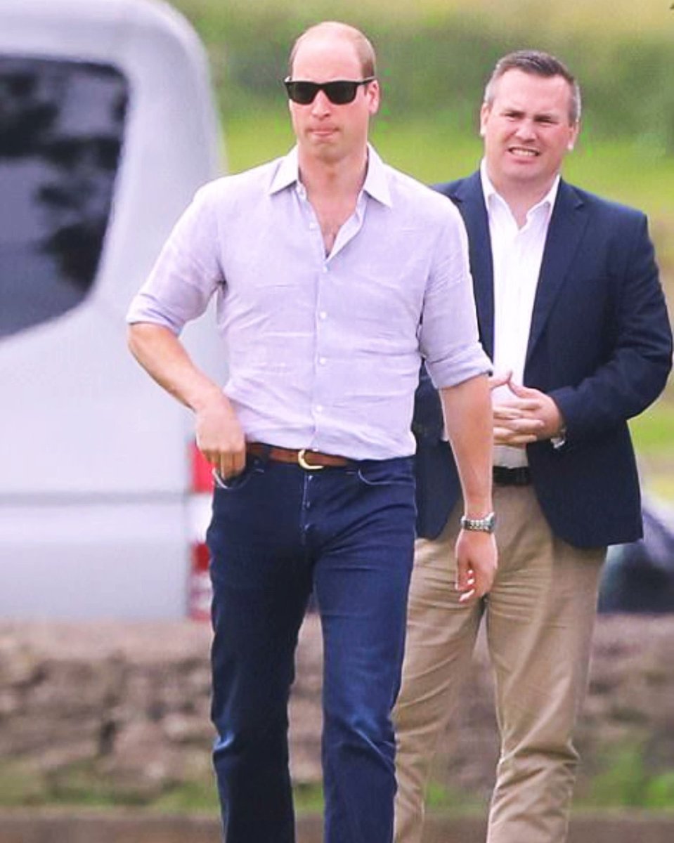 BillyDouglass7's tweet image. This is one of my favorite images of #PrinceWilliam. He just has a presence and aura about him that is unrivaled by anyone.馃敟馃槑馃憫#PrinceWilliamIsAKing #ThePrinceOfWales