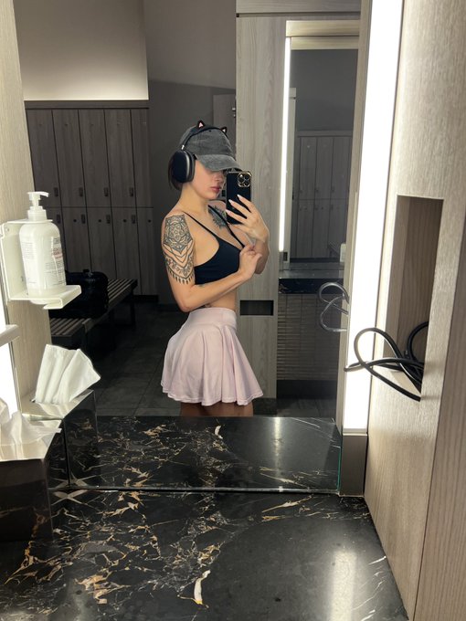 Watch Maddy May's leaked NSFW photo on TwXstars