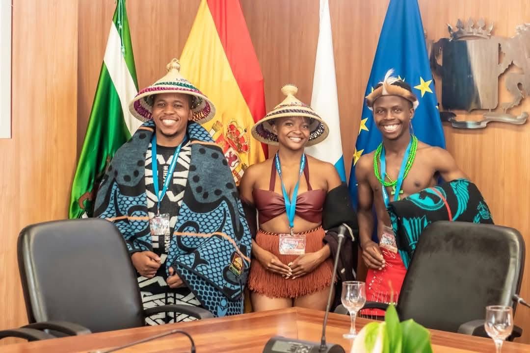 Motlatsi_RC's tweet image. A moment of pride! Our agency received a prestigious award at France Gémenos 🇫🇷🏆 Honored to be recognized on an international stage and taking part at the Festivals du Sud this is just the beginning!
📷 Leeto Tallest T Habanyane
Sothokids culture agency
🇱🇸🇱🇸🇱🇸