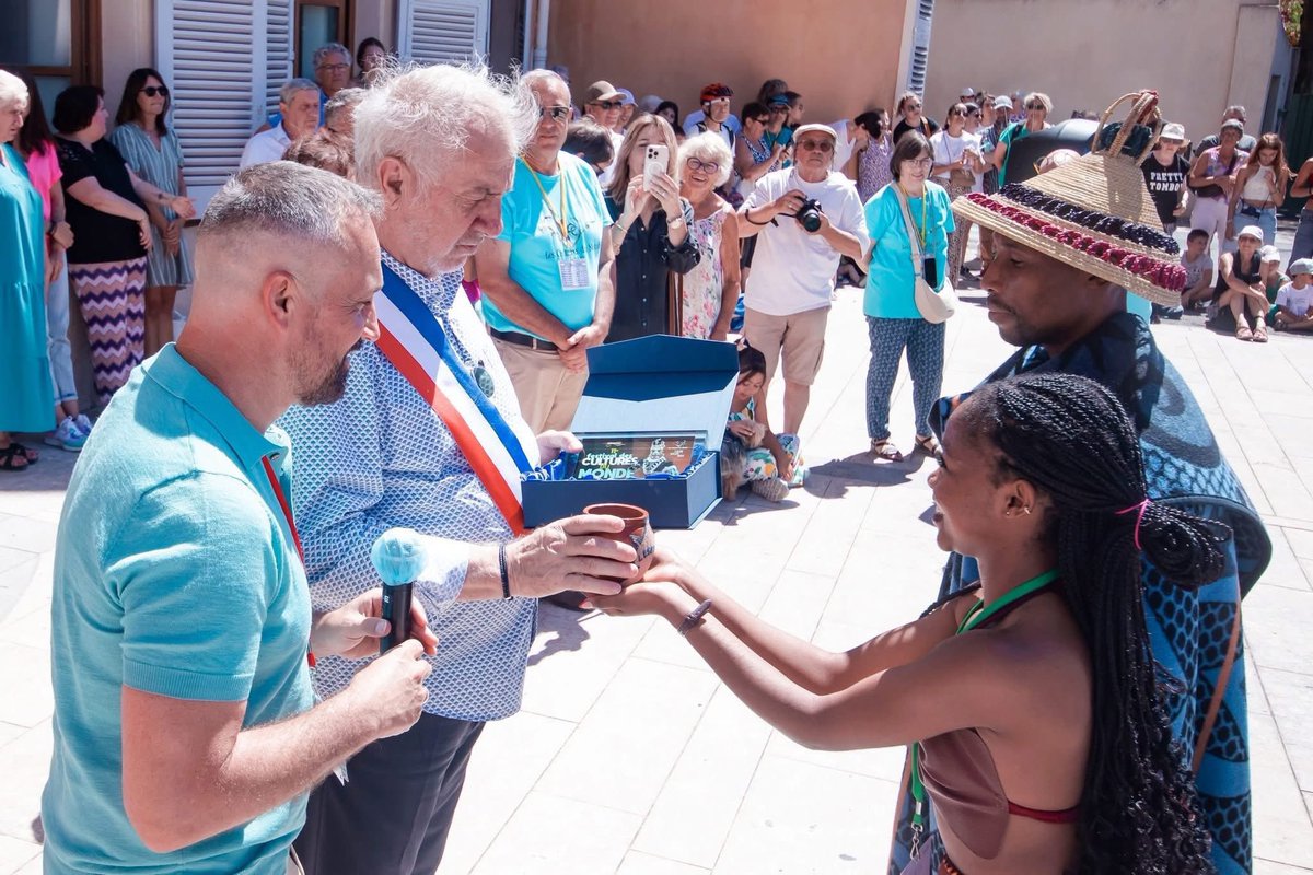 Motlatsi_RC's tweet image. A moment of pride! Our agency received a prestigious award at France Gémenos 🇫🇷🏆 Honored to be recognized on an international stage and taking part at the Festivals du Sud this is just the beginning!
📷 Leeto Tallest T Habanyane
Sothokids culture agency
🇱🇸🇱🇸🇱🇸