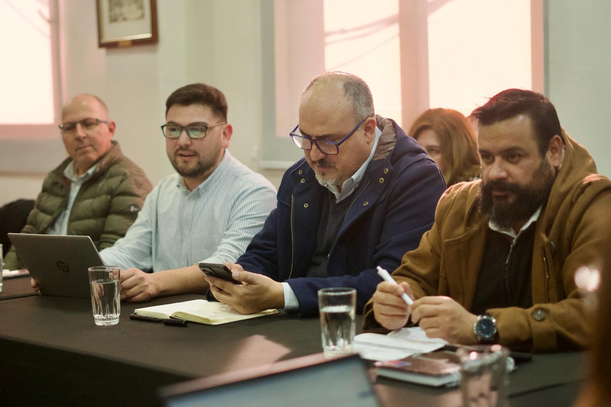 👉🏼 Delegado Humberto Aqueveque lideró sesión del Comité de Seguimiento a la Inversión Pública, la cual está conformada por diferentes servicios, para coordinar y revisar los avances y prioridades de distintos proyectos en ejecución en la Región del Maule.✨