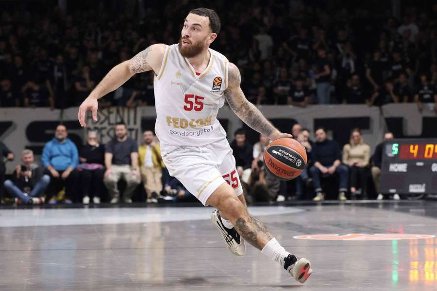 matty_vanpersie's tweet image. Ofer Yannay about Mike James to the Baseline Podcast:
“Mike James really wanted to come to Hapoel Tel-Aviv.
He talked with coach Itoudis every night, but Monaco wouldn't let him go.”