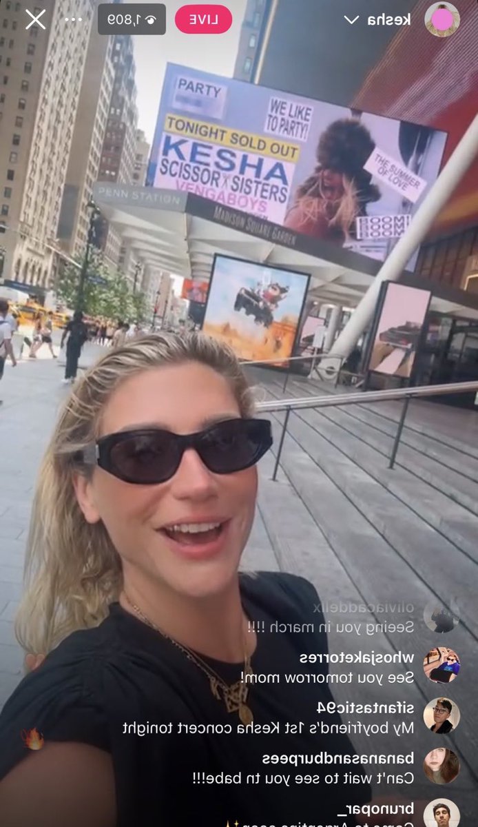 KeshaCommunity's tweet image. Kesha proud posing during her Instagram Live at a billboard in NYC for her SOLD OUT show tonight at MSG. 🩷