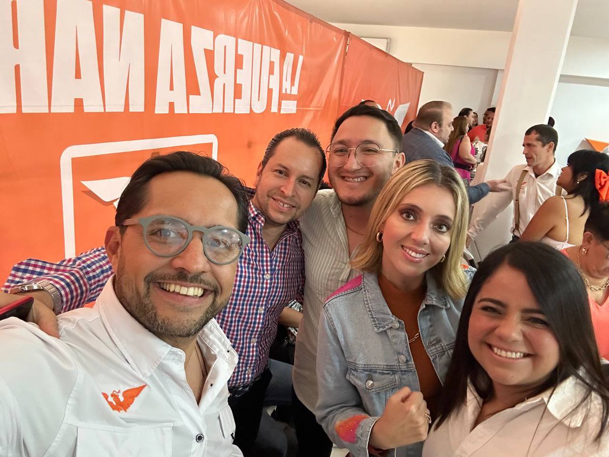 Agustin_TorresD's tweet image. Desde Xalapa, en la Coordinadora Ciudadana Estatal, celebramos con orgullo los extraordinarios resultados de Veracruz en este 2025. 💪

Cada paso nos reafirma que somos la fuerza que está cambiando a Veracruz: la que está trabajando con visión de futuro y con la convicción de que…