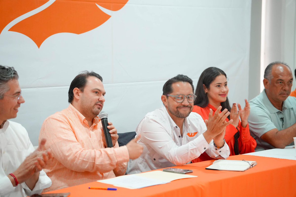 Agustin_TorresD's tweet image. Desde Xalapa, en la Coordinadora Ciudadana Estatal, celebramos con orgullo los extraordinarios resultados de Veracruz en este 2025. 💪

Cada paso nos reafirma que somos la fuerza que está cambiando a Veracruz: la que está trabajando con visión de futuro y con la convicción de que…