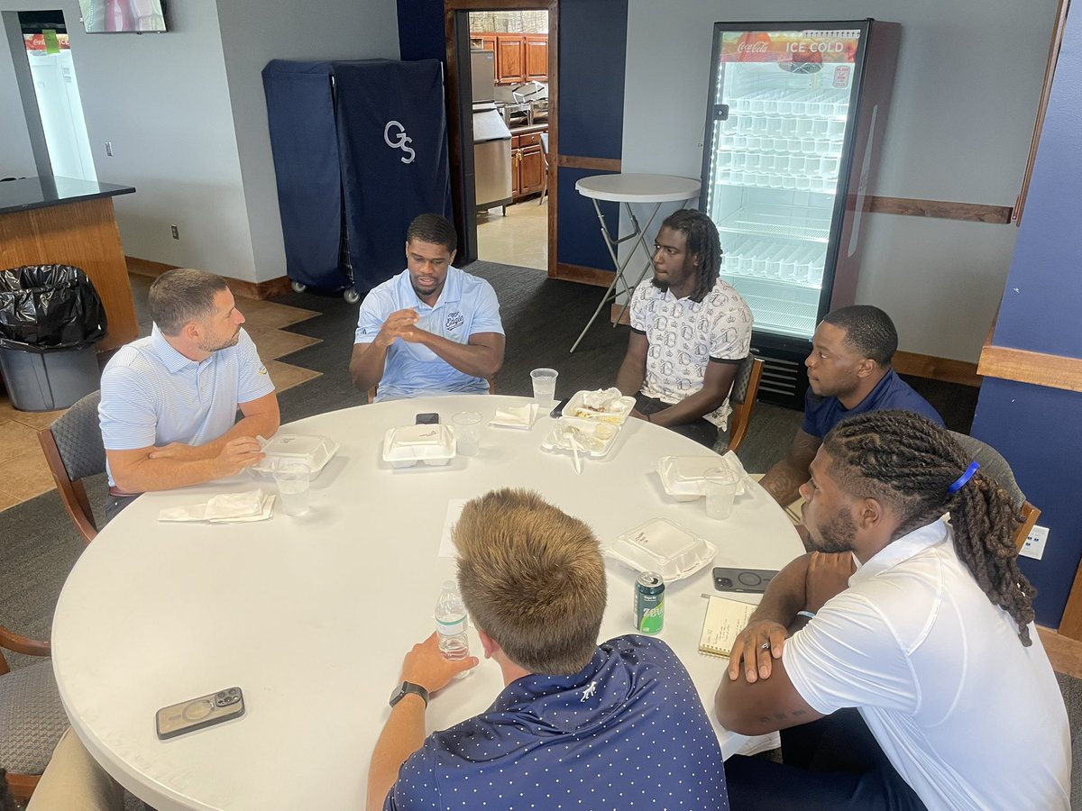 GSAthleticsAPEX's tweet image. Great  Networking Luncheon today with @GSAthletics 
Sr./Grad student- athletes. 🦅 📚 

50 Athletes
18 Networking Attendees
15 Corporate partners 
Special thanks to:

@GSAthletics_WBB 🏀 
@GSAthletics_MBB 
@GSAthletics_FB  🏈 

#lifebeyondsport
#leadership