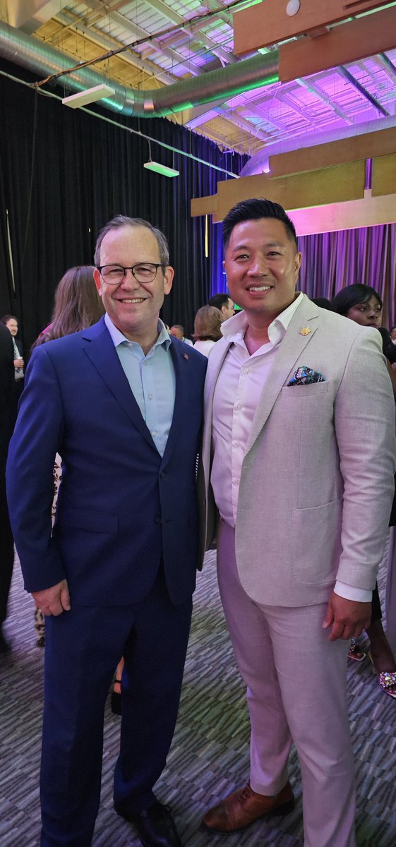 When #TeamCanada works together, we can do big things.

At the Council of the Federation, <a href="/fordnation/">Doug Ford</a> made it clear:

We need to build a more competitive, resilient and self-reliant 🇨🇦 &amp; economy.

Together, we’re united in standing up for Canadians—from coast to coast to coast.