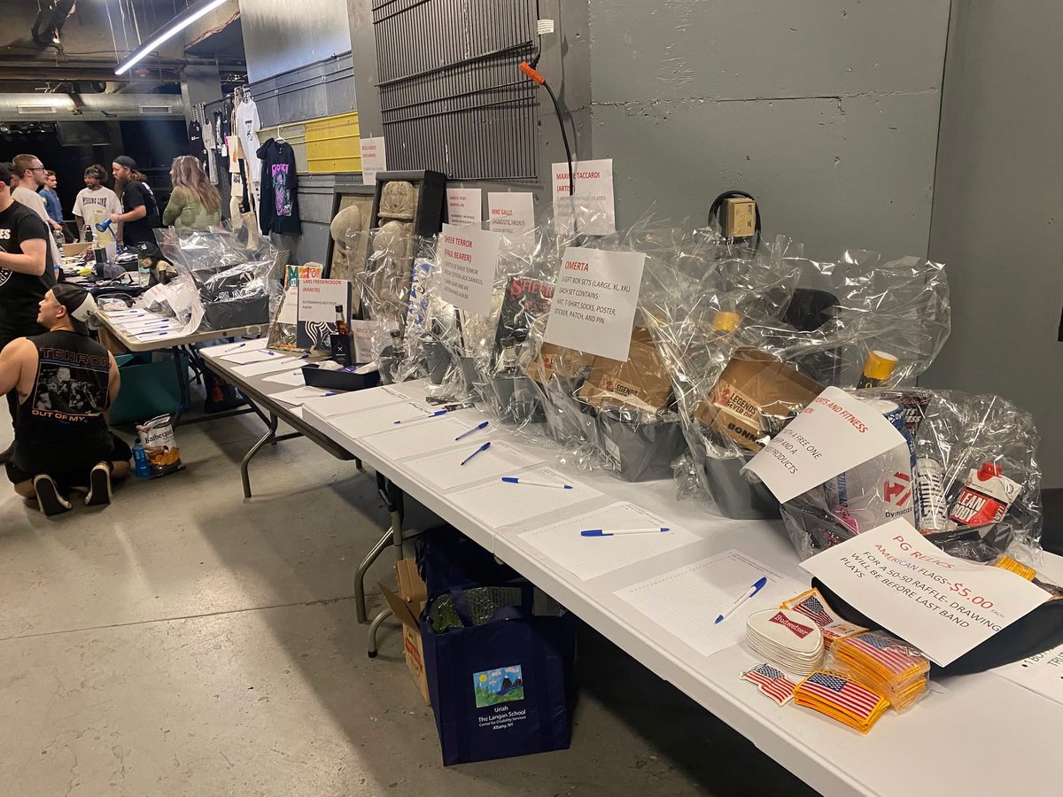 MCCoyCountyExec's tweet image. This past weekend, two of my dedicated staff members volunteered their time and organized a benefit concert at Empire Live to raise money for the Veterans Miracle Center. Through the silent auction and other donations, they collected over $2,500. Thank you, Director Scott Leslie…