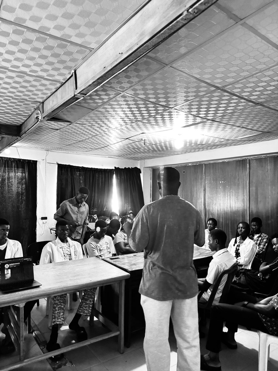 mikaelsonHQ's tweet image. TMC is on a mission to help young Africans build discipline, clarity & impact. 💡
We visited @TechhubEksu to hear student’s real struggles in academics, self development and career.
What we got? Passion. Honesty. Potential.🔥
We’re not here to impress.
We’re here to build. 🛠️
