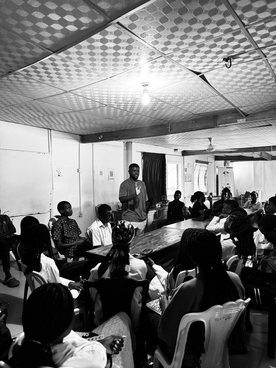 mikaelsonHQ's tweet image. TMC is on a mission to help young Africans build discipline, clarity & impact. 💡
We visited @TechhubEksu to hear student’s real struggles in academics, self development and career.
What we got? Passion. Honesty. Potential.🔥
We’re not here to impress.
We’re here to build. 🛠️