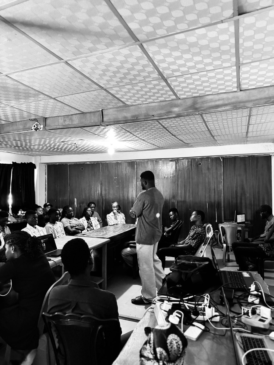mikaelsonHQ's tweet image. TMC is on a mission to help young Africans build discipline, clarity & impact. 💡
We visited @TechhubEksu to hear student’s real struggles in academics, self development and career.
What we got? Passion. Honesty. Potential.🔥
We’re not here to impress.
We’re here to build. 🛠️