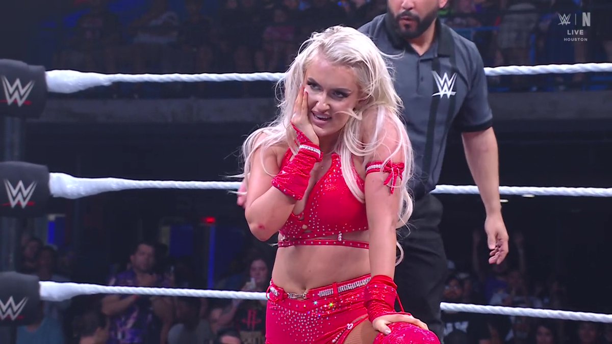HQ #WWENXT Screencaptures are added: blake-monroe.com/photos/thumbna…

#BlakeMonroe #MariahMay #TheGlamour #WWE 

(<a href="/BlakeMonroeWWE/">Blake Monroe ♡</a>)