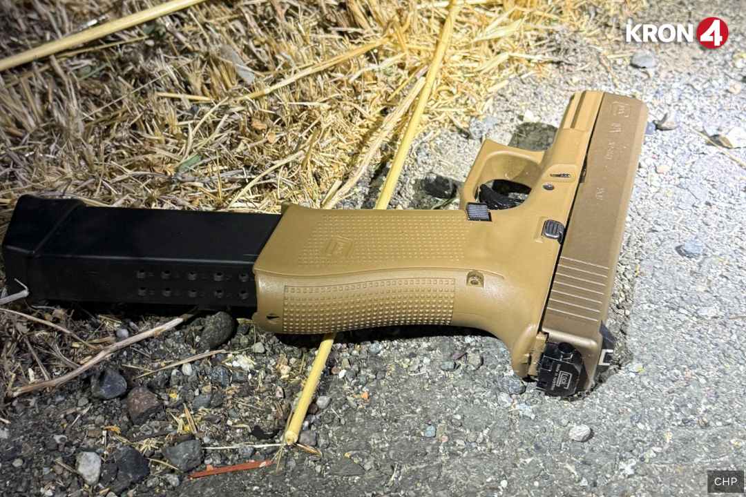 kron4news's tweet image. The suspect in a freeway shooting that unfolded Wednesday in Oakland was later arrested by CHP in Solano County. kron4.com/news/bay-area/…