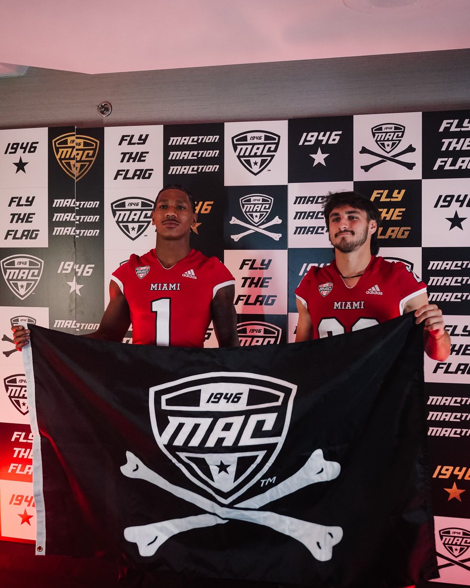 We. Have. Arrived. MAC Media Day ☝️

#RiseUpRedHawks | 🎓🏆
