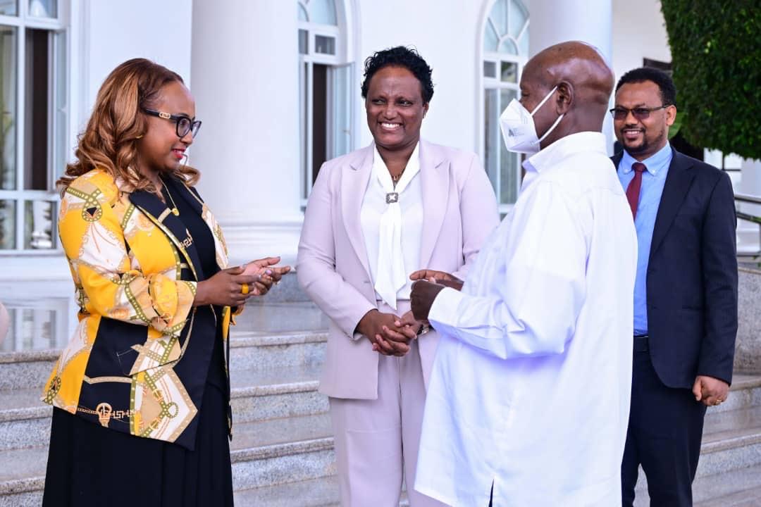 Joshua (@ru_bambansi) on Twitter photo H.E. <a href="/EtsegenetYimenu/">Etsegenet Bezabih Yimenu</a> delivered an invitation from H.E. <a href="/AbiyAhmedAli/">Abiy Ahmed Ali 🇪🇹</a> to H.E. President Ssemalungu <a href="/KagutaMuseveni/">Yoweri K Museveni</a> to inaugurate the Grand Ethiopian Renaissance Dam. H.E. also discussed regional matters&expressed gratitude for the President’s support for the regional P&S. H.E. <a href="/EtsegenetYimenu/">Etsegenet Bezabih Yimenu</a> delivered an invitation from H.E. <a href="/AbiyAhmedAli/">Abiy Ahmed Ali 🇪🇹</a> to H.E. President Ssemalungu <a href="/KagutaMuseveni/">Yoweri K Museveni</a> to inaugurate the Grand Ethiopian Renaissance Dam. H.E. also discussed regional matters&expressed gratitude for the President’s support for the regional P&S.