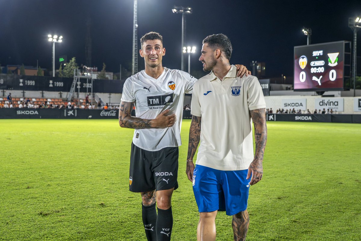 CDLeganes's tweet image. Qué bueno volver a verte, Raba 🥰
#ValenciaLeganés #PreseasonLALIGA
