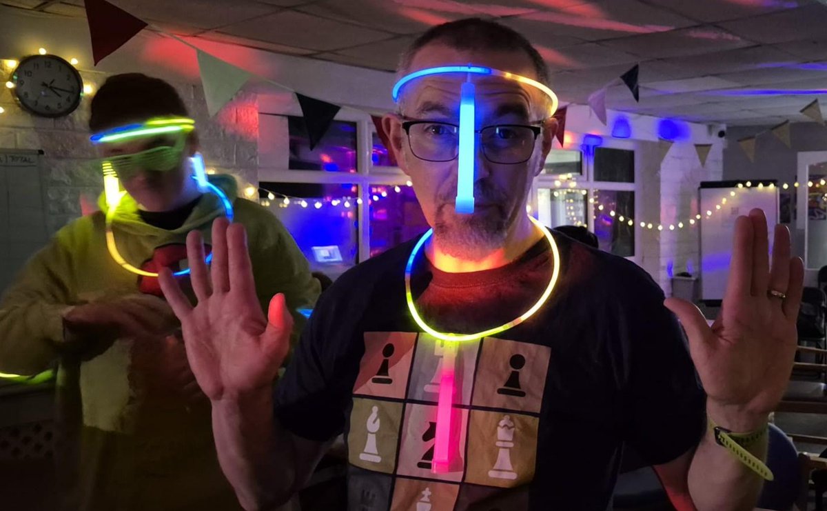 MaDDChess's tweet image. One of the highlights of the 24hr chess marathon was our 4am rave! #chess
