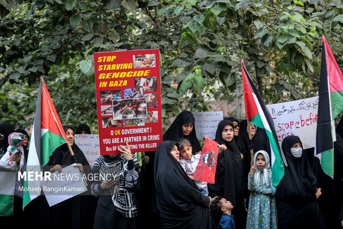 TehranTimes79's tweet image. People in Tehran gathered en masse outside the UN office, condemning Israel’s relentless atrocities against Palestinians in Gaza.