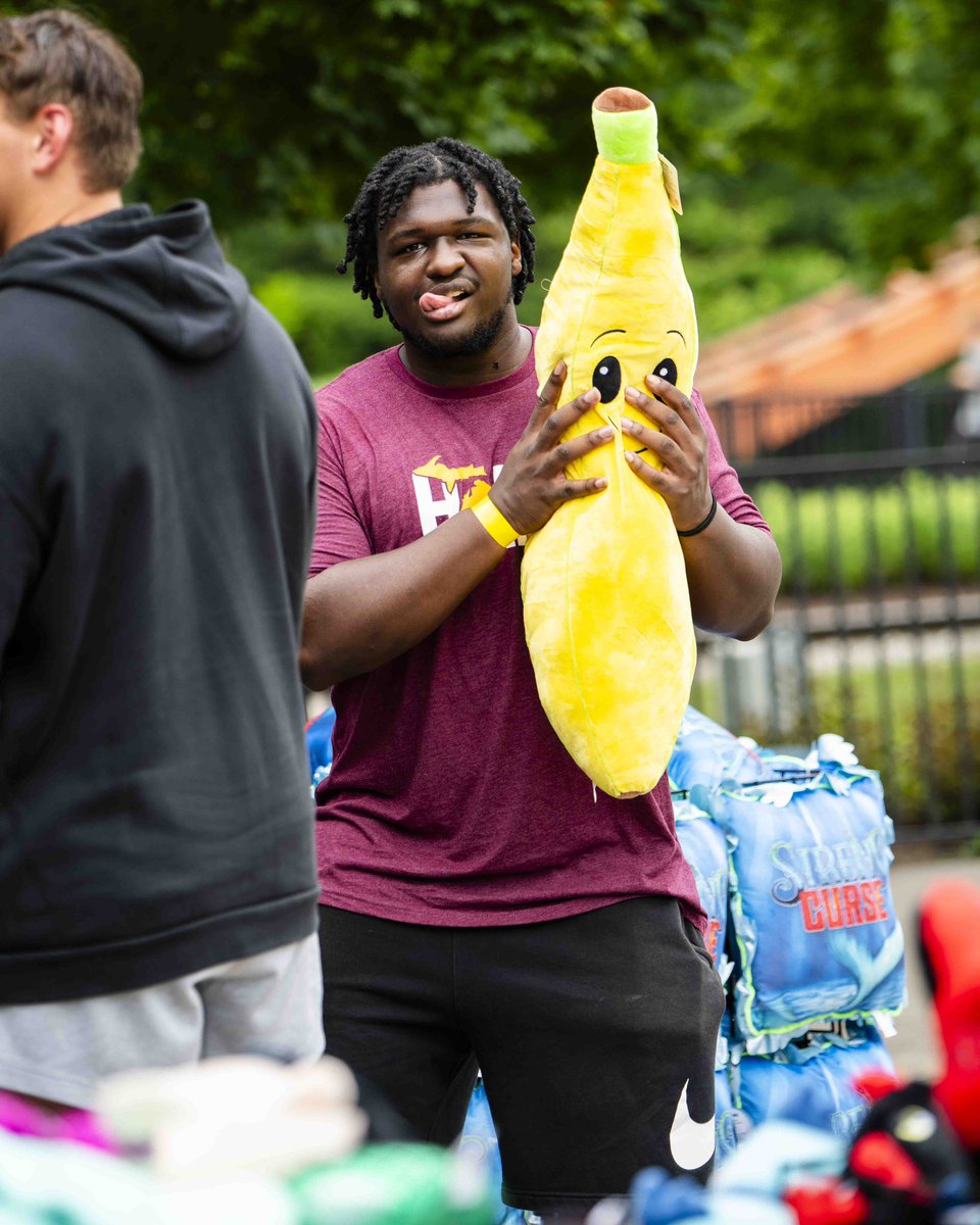 A lil something to put a smile on your face. Have a great day 😁