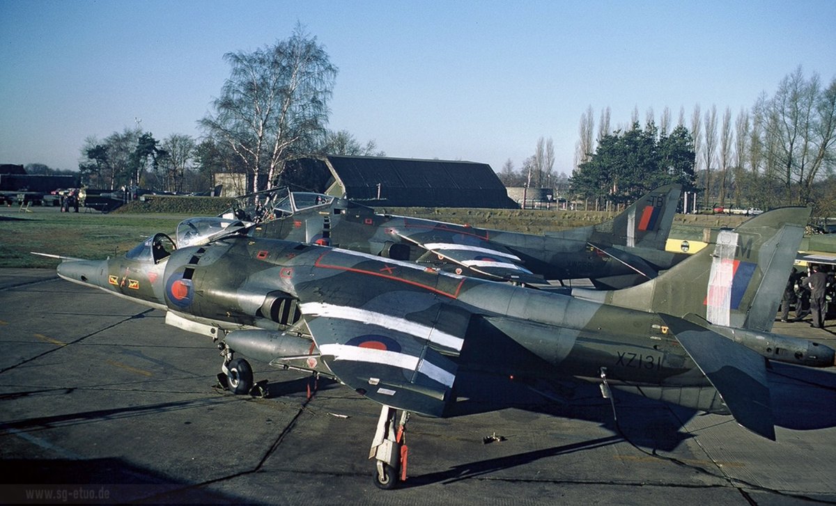 BlickyIan's tweet image. Harrier pilots were not gifted at painting ... I think this was an attempt to have easy recognition of who the bad guys were in 4vs 4 air combat ..@TomHam70488209 @AndyT_hk any clues ?