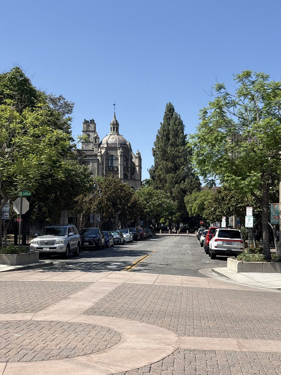 CoachChaddick's tweet image. Had a morning coffee with a friend/mentor @CoachJohnRice who retired after 40 years of coaching/teaching and is moving to Texas in August. I appreciate him. Afterwards walked downtown Riverside, had a great French dip at Upper Crust and went to an awesome bookstore!