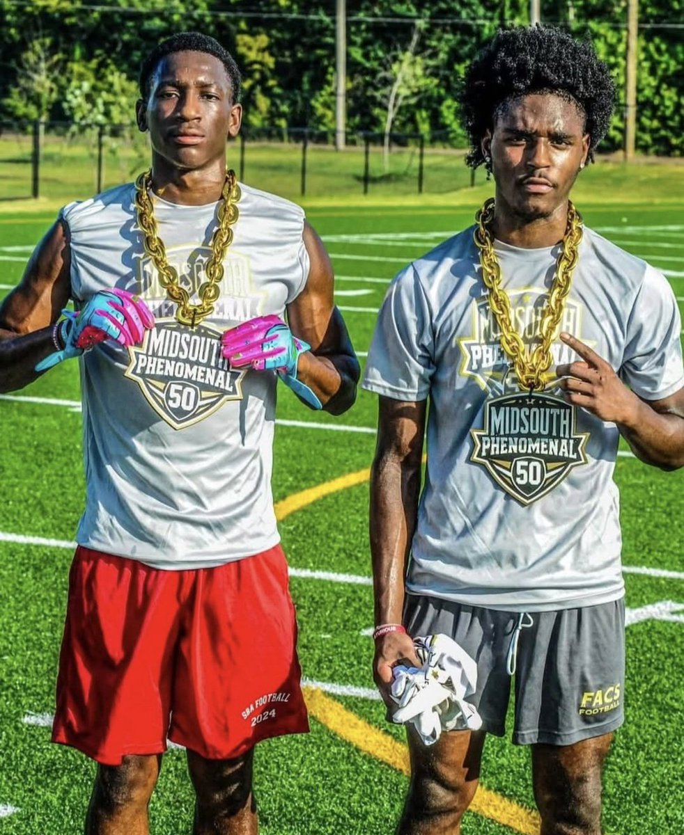 TonyRichh's tweet image. Iron sharpener Iron..@j_spencer08 @MitchMmcdaniel @_Lyon_Football @LyonHBC @1chloeflowers @FBWO_ @VandyFootball @BelhavenFB