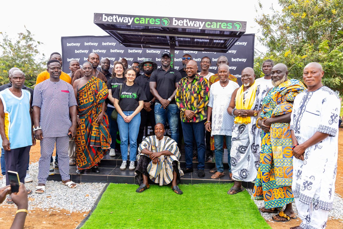 Stephen Appiah tweet media