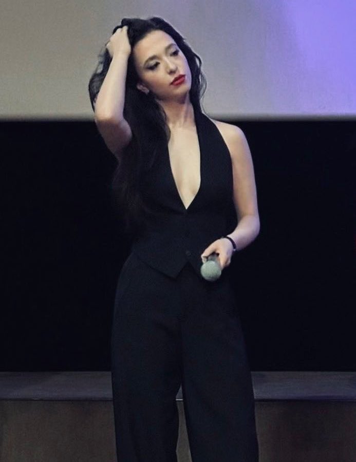 mikeymadisnn's tweet image. need her