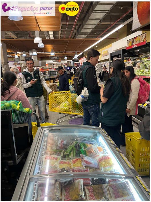 ALCSORACA's tweet image. Gracias al trabajo conjunto entre @FundacionExito, @GobBoyaca, @SecSocialBoyaca  y la Alcaldía de #Soracá, 21 madres gestantes y lactantes realizaron su 4.ª redención de bonos nutricionales. 
¡Seguimos comprometidos con la primera infancia!
#ConLasGoticasNutrimosVidas
#Lactatón