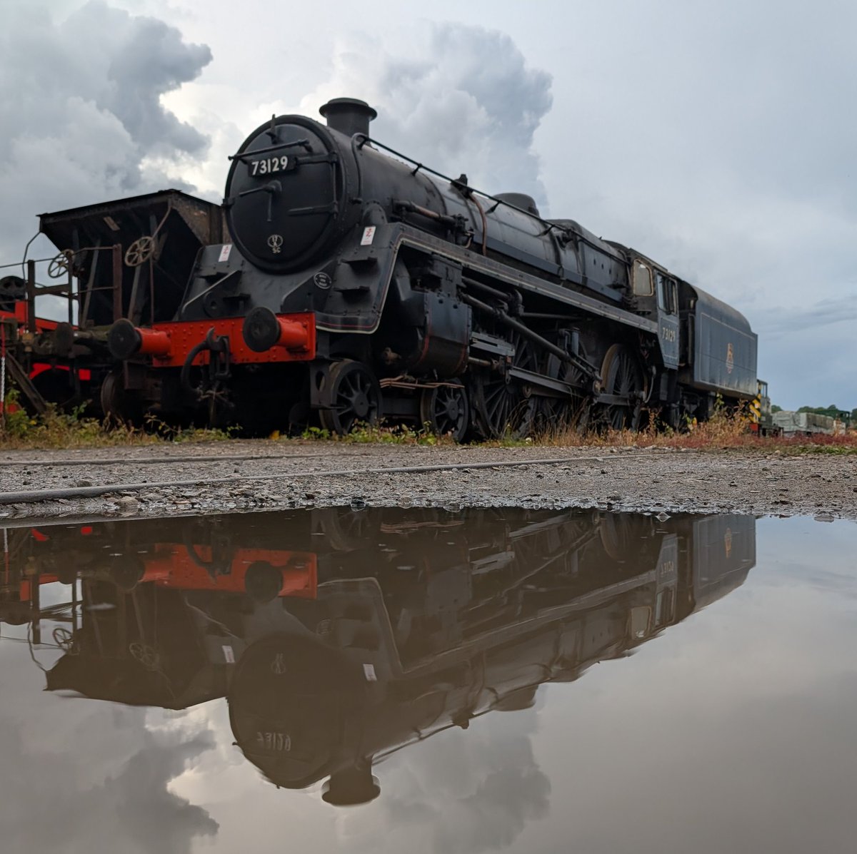 46233_Sam's tweet image. Our Standard Five 73129 sitting outside the museum prepped ready for the Great Gathering. She will roar again before long 😎