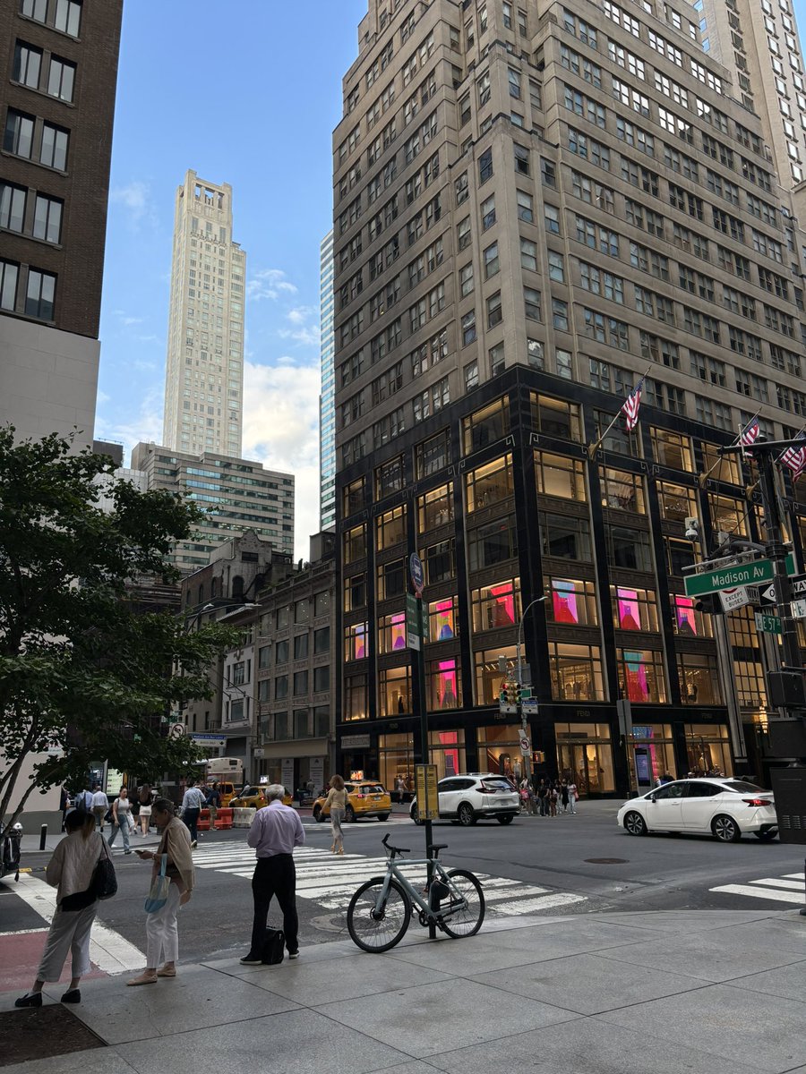 WalksWallstreet's tweet image. I have 2 parking spaces left for sale on the UPPER EAST SIDE in a private parking garage.
(22 spaces total)
DM me if interested, we can install EV chargers for the NYC $TSLA bulls