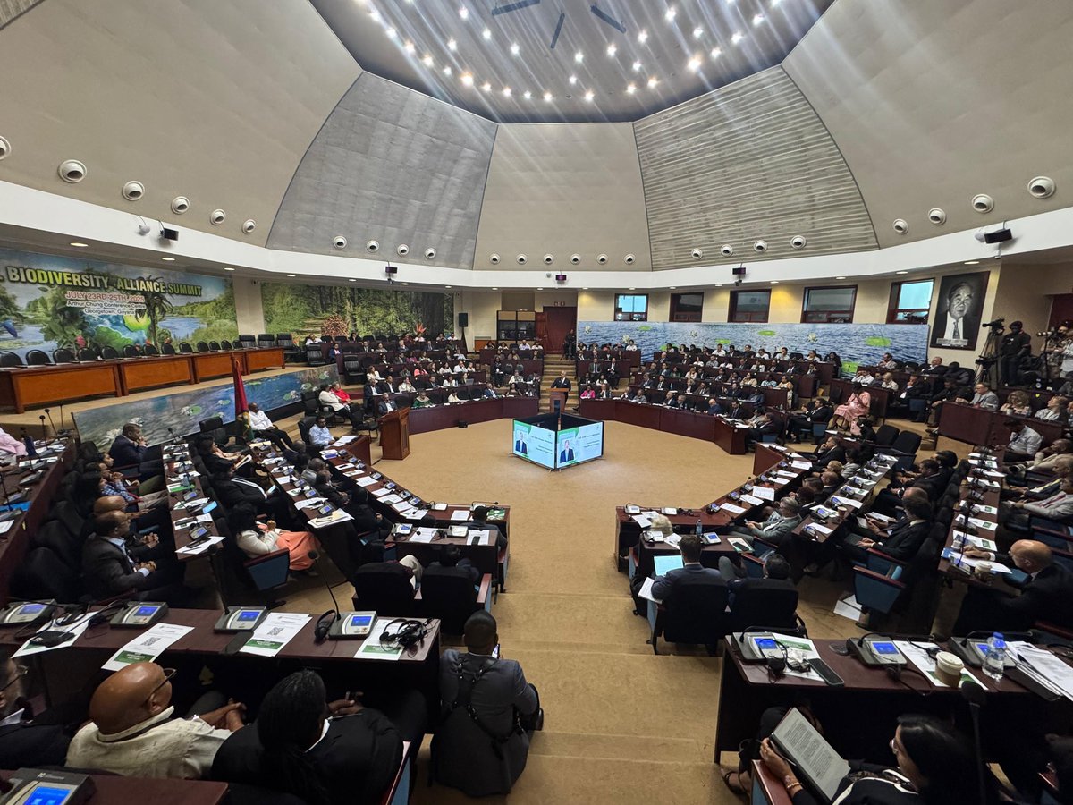IvanDuque's tweet image. Junto a jefes de Estado, primeros ministros, líderes de ONG's, académicos y conservacionistas, damos inicio a la Alianza Global por la Biodiversidad. Firmaremos la Declaración de Georgetown para impulsar acciones concretas hacia la conservación, el desarrollo sostenible y la meta…