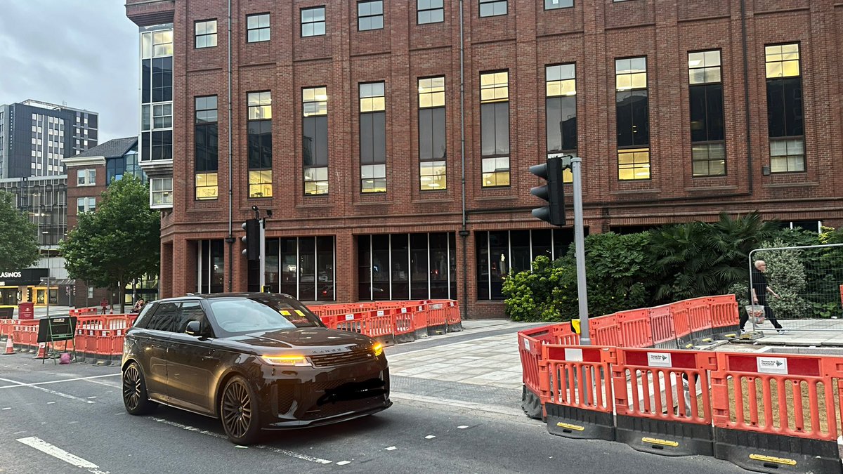 Blocking a crossing outside a police station. Not the smartest idea. Issued and authorised <a href="/ParkingTeamNttm/">Parking Regulation & Compliance</a> <a href="/BadlyParked/">Badly Parked Cars</a> <a href="/MyNottingham/">🏹 My Nottingham</a> <a href="/nottspolice/">Nottinghamshire Police</a> #yousaidwedid